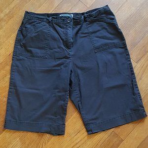 Karen Scott black shorts sz 12